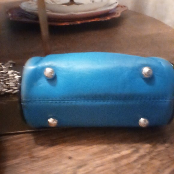 BRIGHTON CROSSBODY KISSLOCK POP HEART LEATHER BAG - Picture 8 of 8